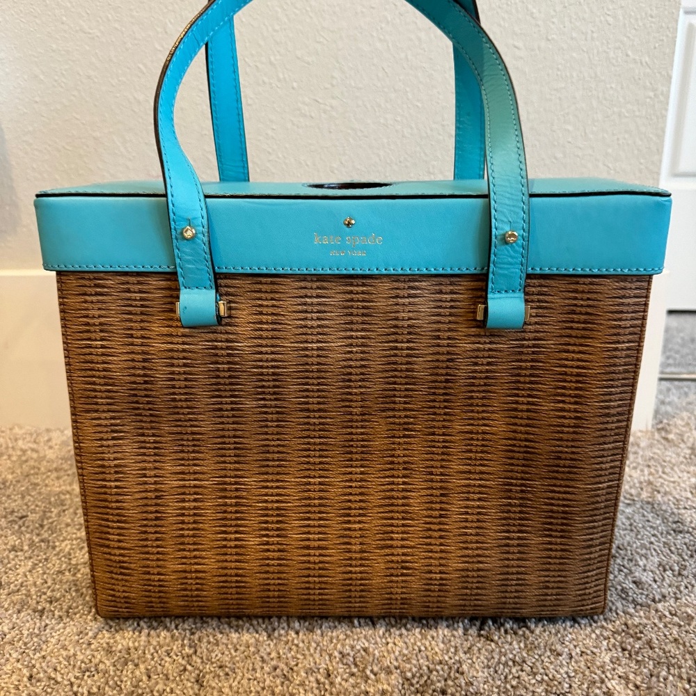 Unique Kate Spade Wine Bag! Perfect gift.